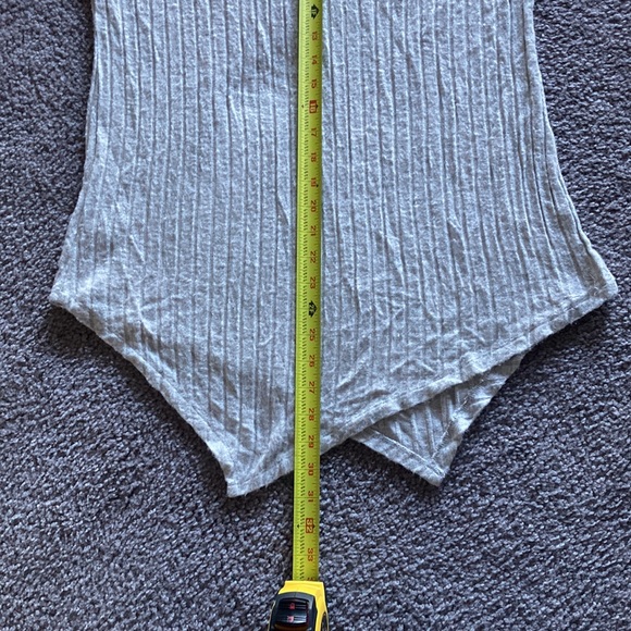 LAST CALL Bobeau size medium light gray asymmetrical 3/5 sleeve knit top - Picture 7 of 7